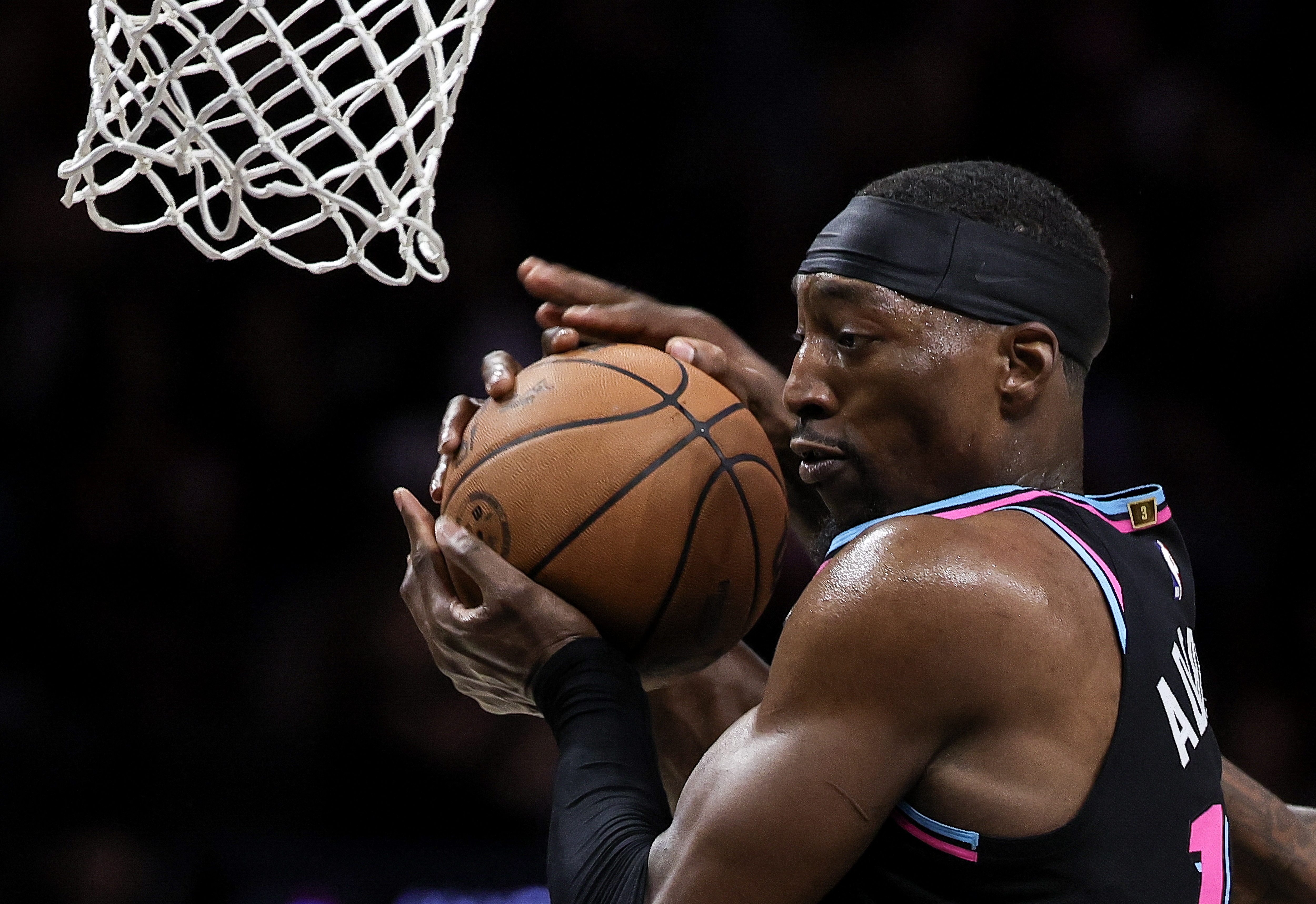 爱游戏在线-希罗：热巴一直是我们防守支柱 只要他防守强度拉满我们不会输球